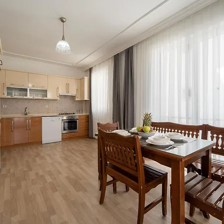 Two Bedroom In Close To Centre 아파트 페티예