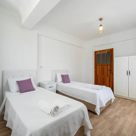 Appartement Two Bedroom In Close To Centre *